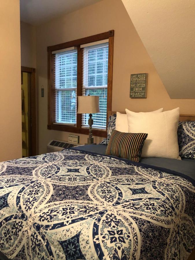 Lakeside Suites Elkhart Lake Exterior photo
