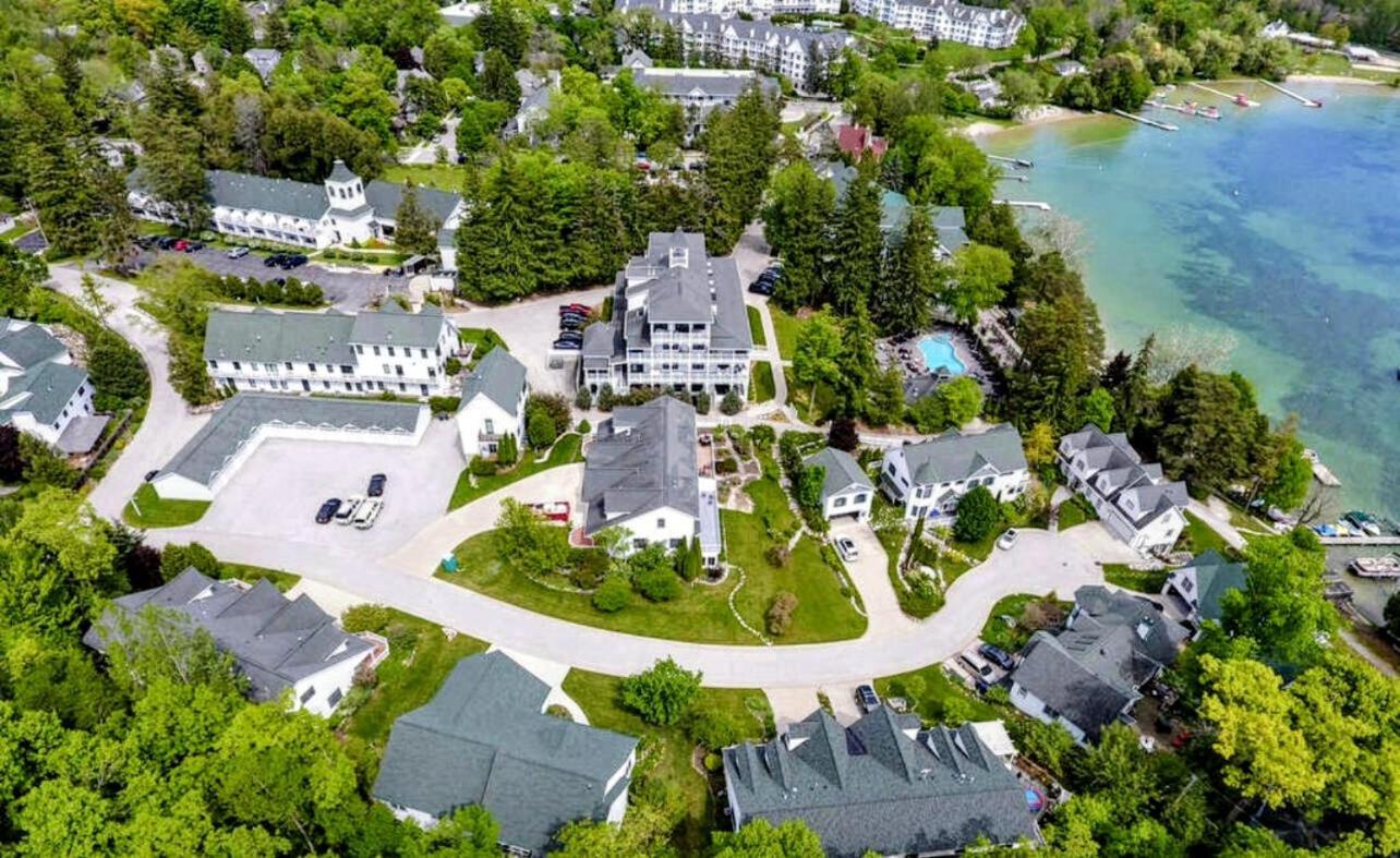 Lakeside Suites Elkhart Lake Exterior photo